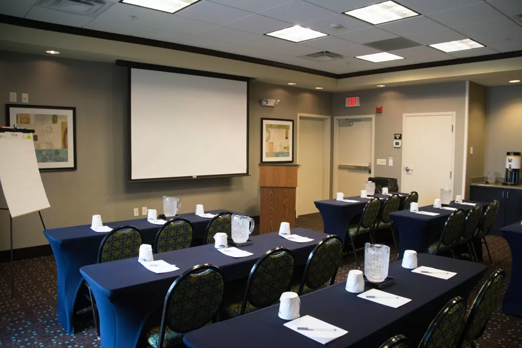 Hampton-Inn-Shakopee-Meeting-Space-1024x683