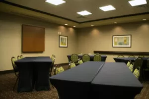 Hampton-Inn-Shakopee-Meetings-1024x683